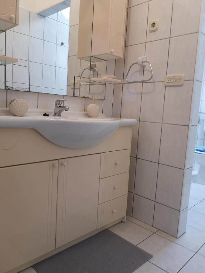 Apartmani Ljuba Rogoznica  Esterno foto